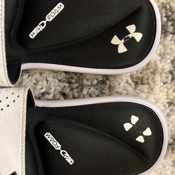 Boys Under Armour 4D Foam Slides Sandals Beachwear Black & White Comfy Summer 5Y - Picture 3 of 5